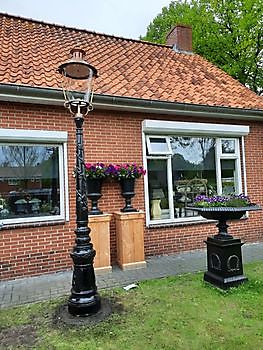 Gietijzeren lantaarnpaal met koperen kap 3.40 cm hoog - Webshop Decobyjo decoratie huis en tuin