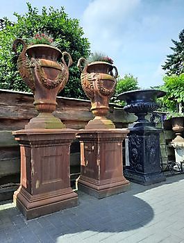 Set of garden vases with swan ears on pedestal - Webshop Decobyjo decoratie huis en tuin