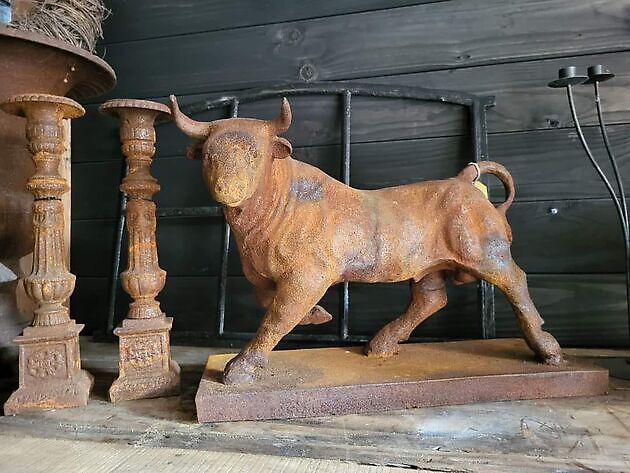 Have you seen this beautiful cast iron bull yet? Decobyjo - Bellingwolde