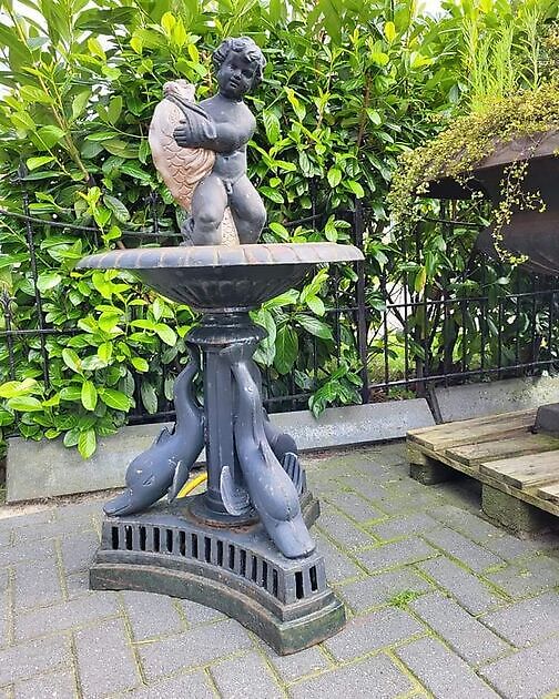 Decobyjo still has a number of nice cast iron fountains! Decobyjo - Bellingwolde