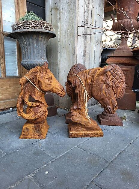 Have you seen these beautiful cast iron horse heads? Decobyjo - Bellingwolde