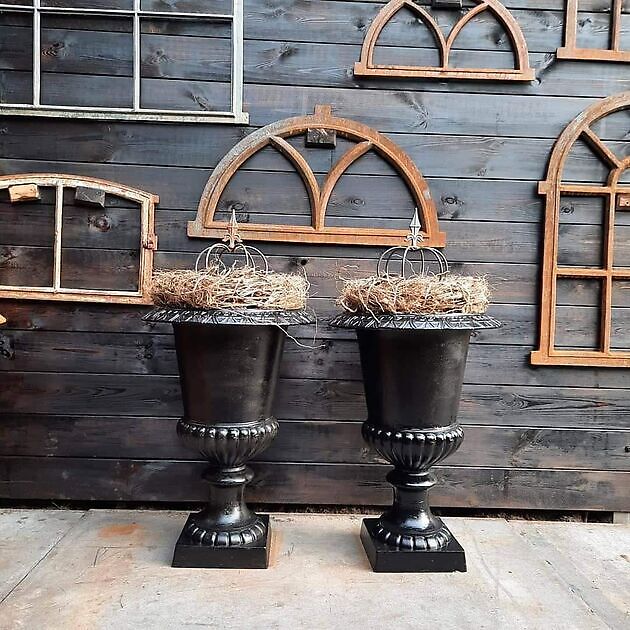 New black cast iron garden vases 68 cm high Decobyjo - Bellingwolde