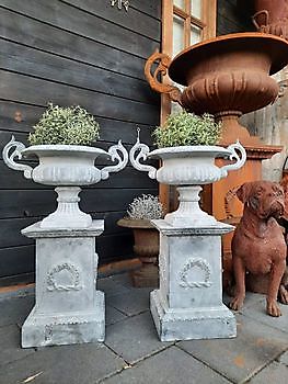 Gietijzeren oorvaas op sokkel lood kleur Decobyjo - Bellingwolde