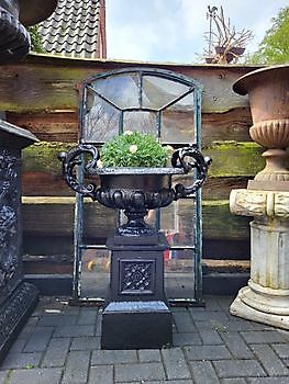 OOrvaas op sokkel zwart - Decobyjo - Bellingwolde