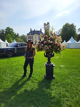 Location de vases de jardin en fonte pour événements, mariages ou captations télévisées.! Decobyjo - Bellingwolde